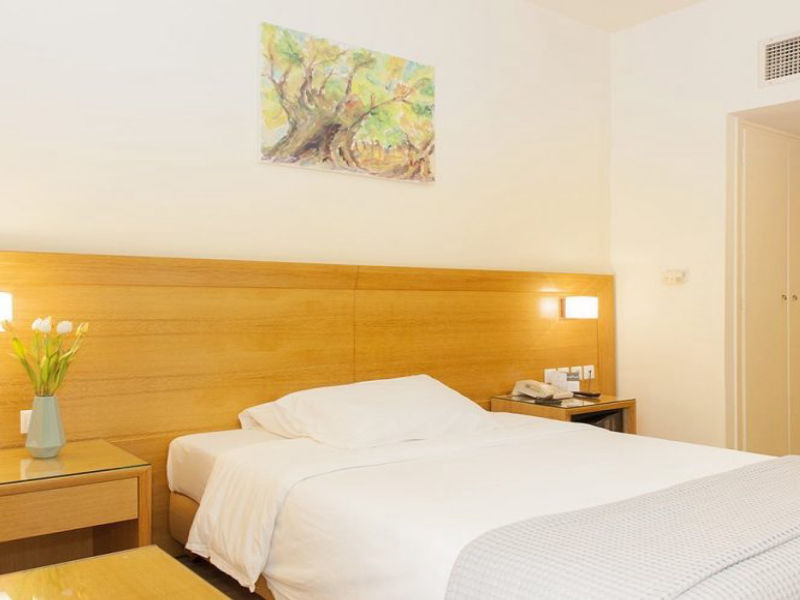 Athinais Hotel