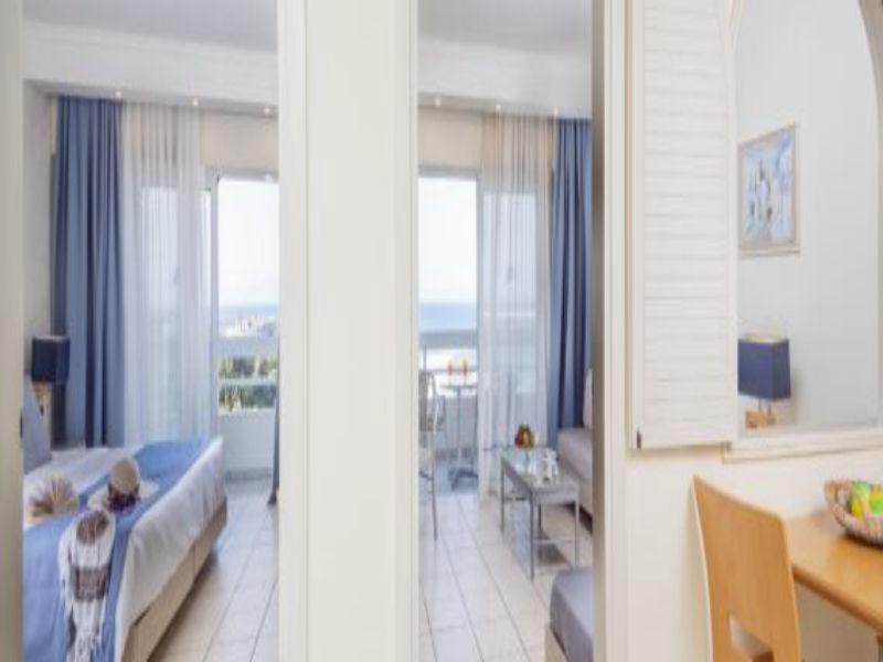 Athineon Hotel