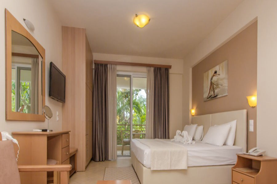 Colonides Beach Hotel