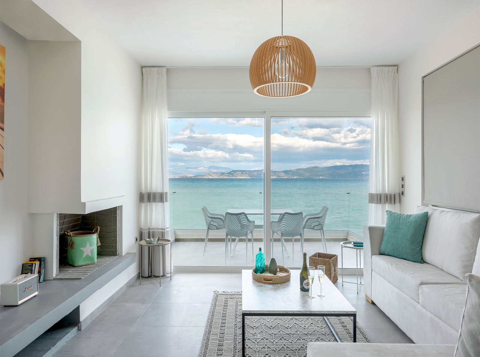 COSTA VASIA Suites & Apartments