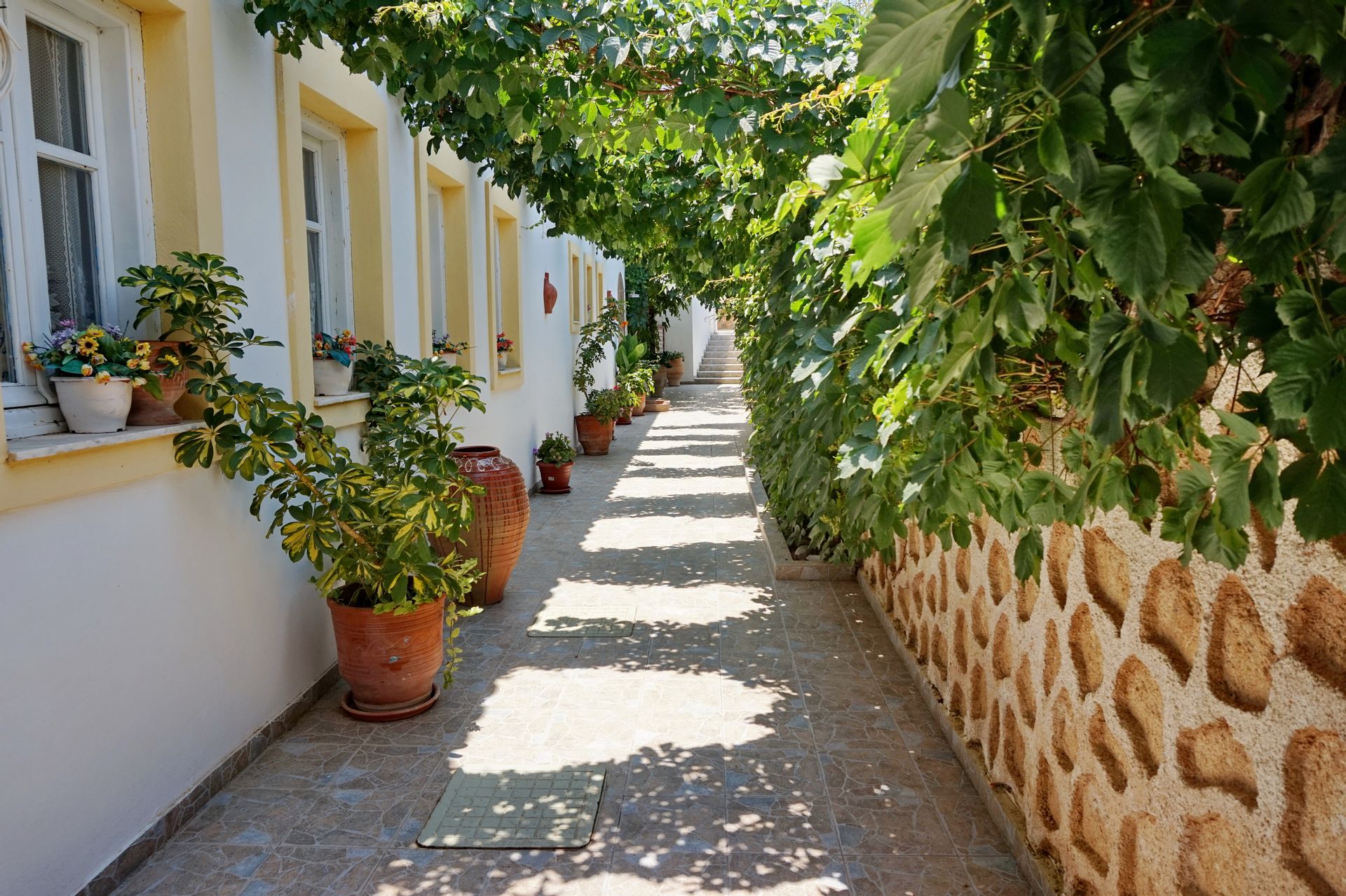 Laza Beach Inn Agistri