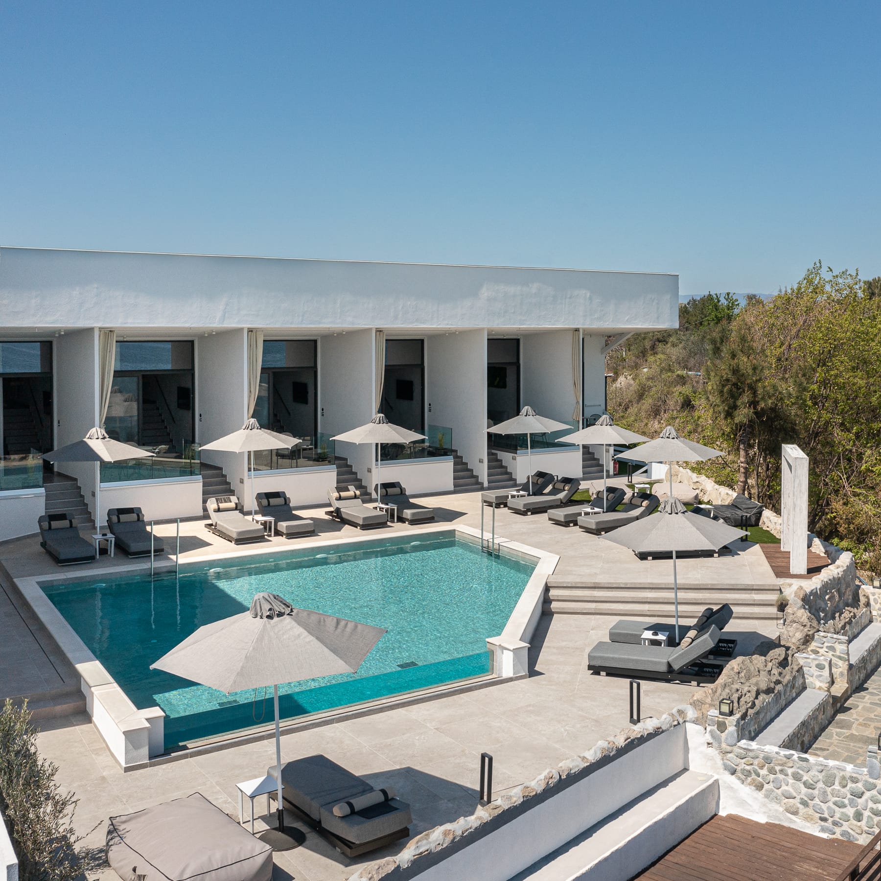 Akrotiri Olympus Luxury Suites