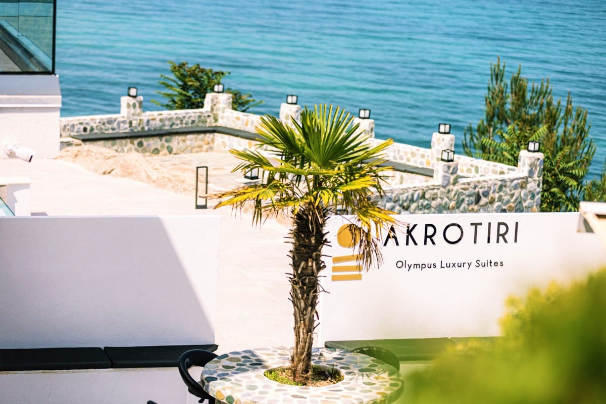 Akrotiri Olympus Luxury Suites