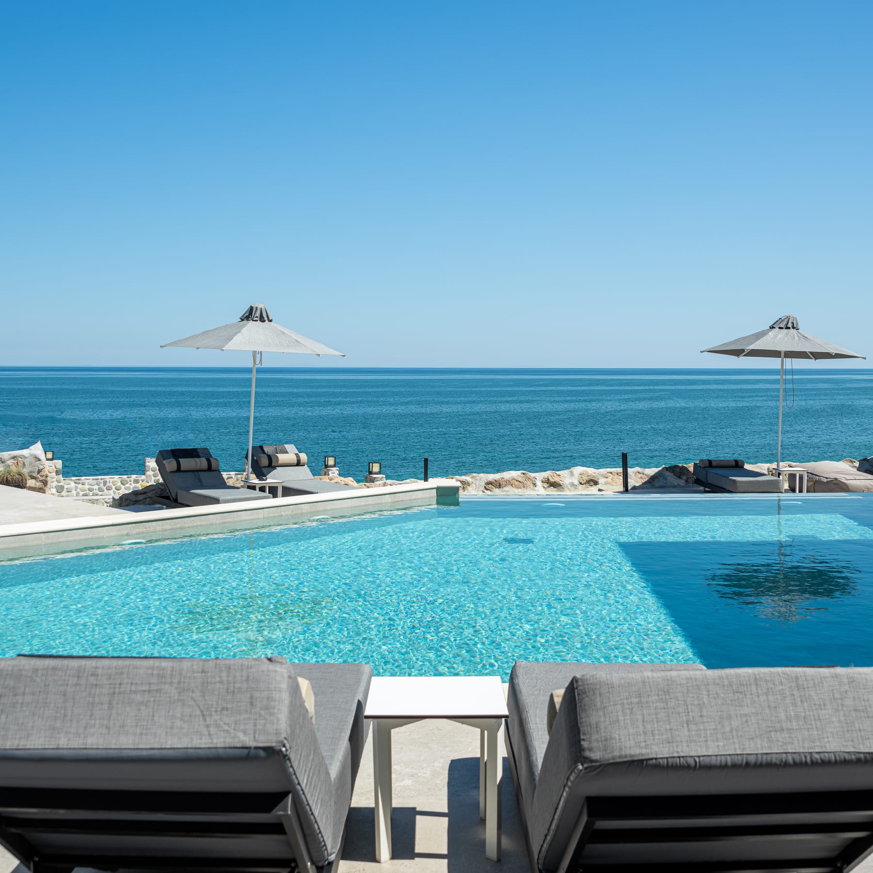 Akrotiri Olympus Luxury Suites