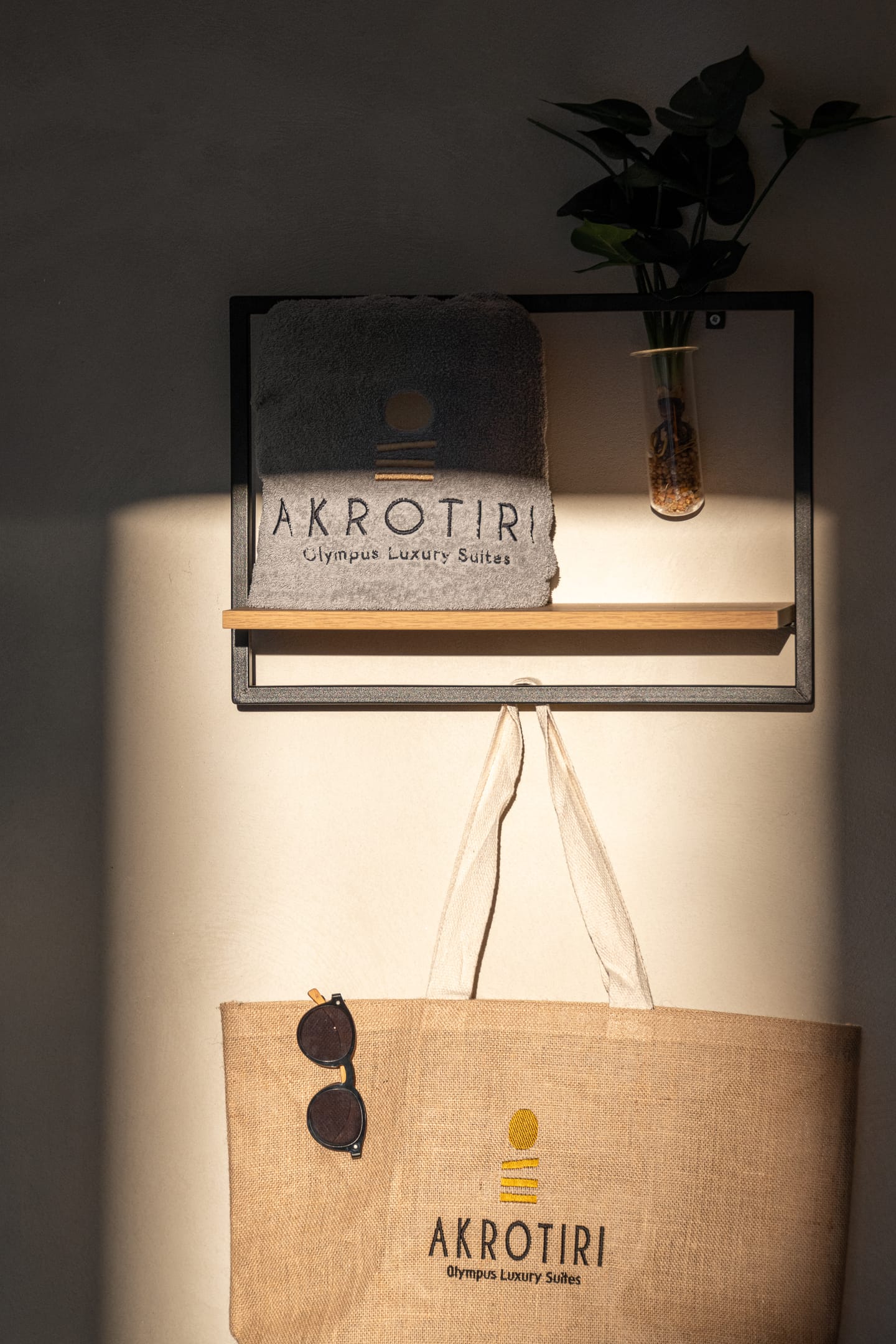 Akrotiri Olympus Luxury Suites