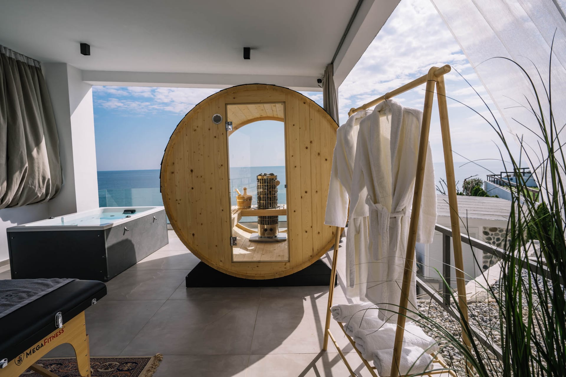 Akrotiri Olympus Luxury Suites