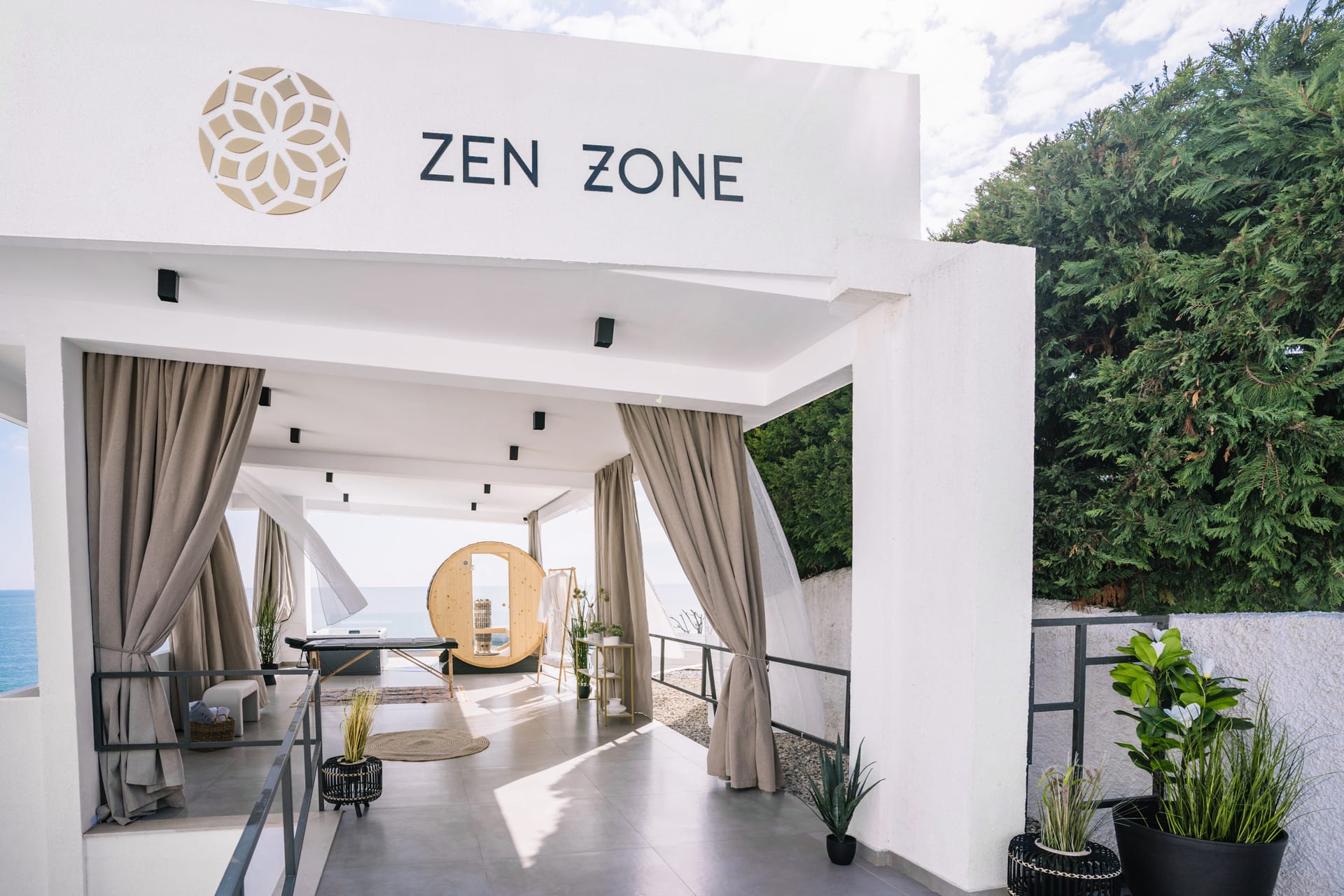 Akrotiri Olympus Luxury Suites