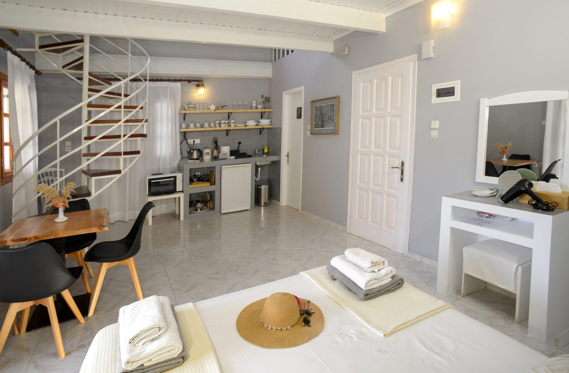 Albouro Seafront Apartments