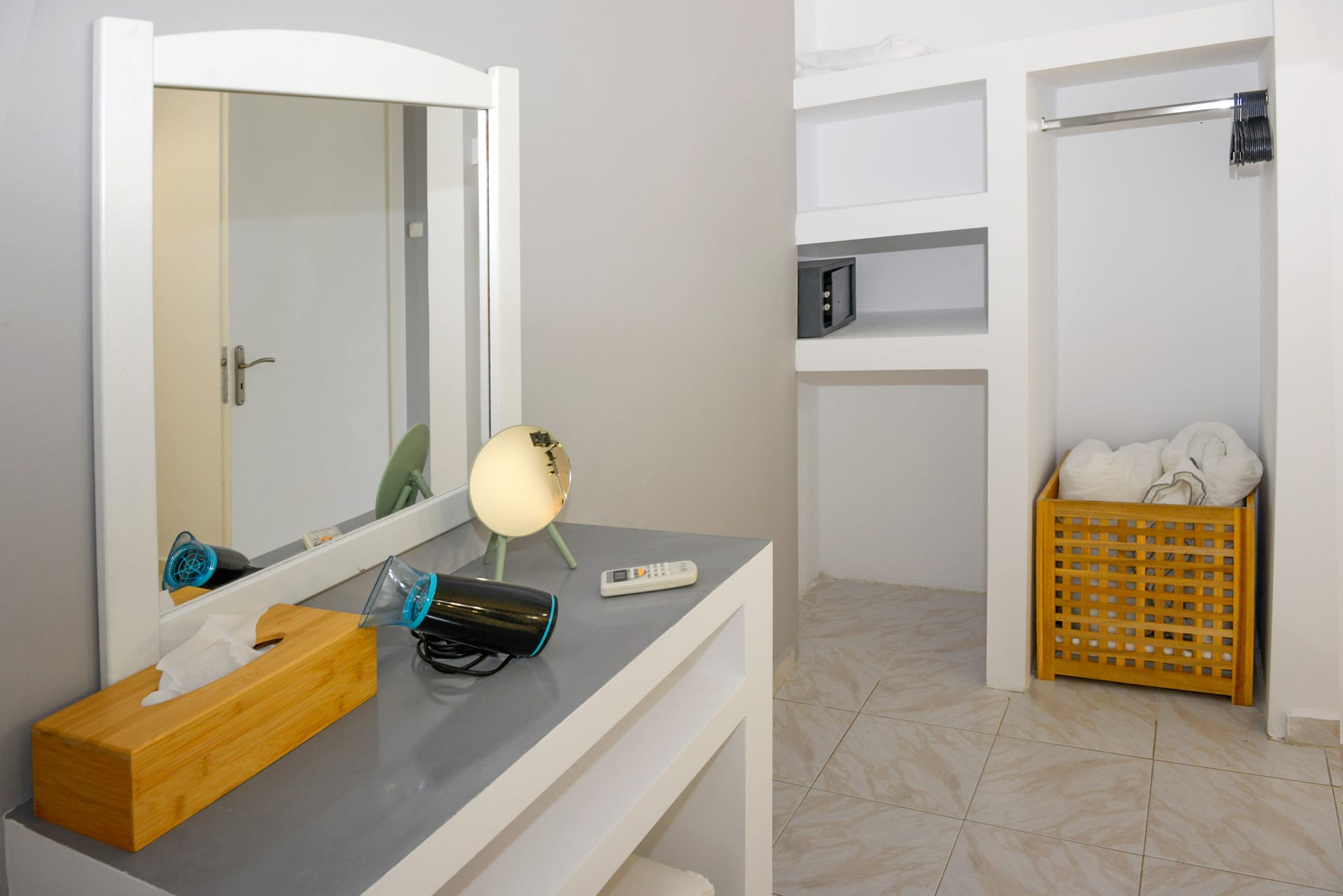 Albouro Seafront Apartments