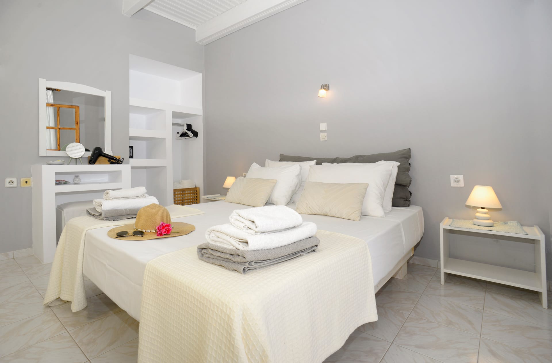 Albouro Seafront Apartments