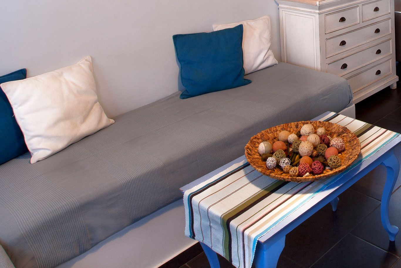 Aliktypo Studios Serifos