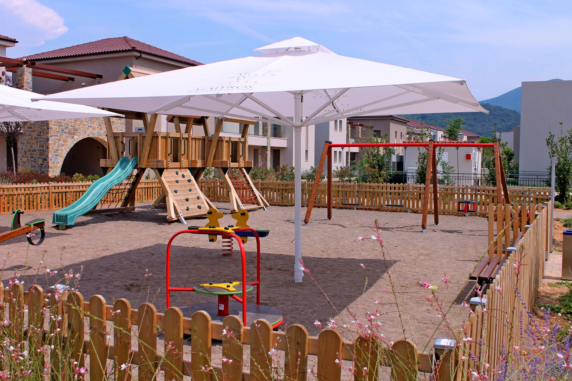 Almyros Beach Resort & Spa