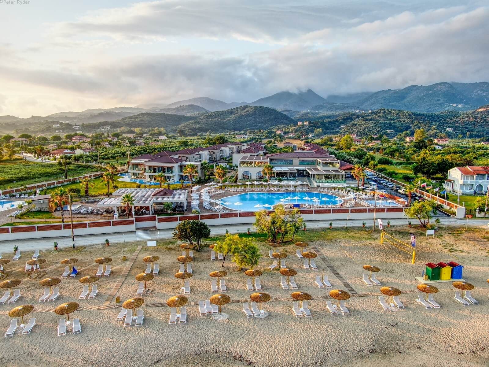 Almyros Beach Resort & Spa