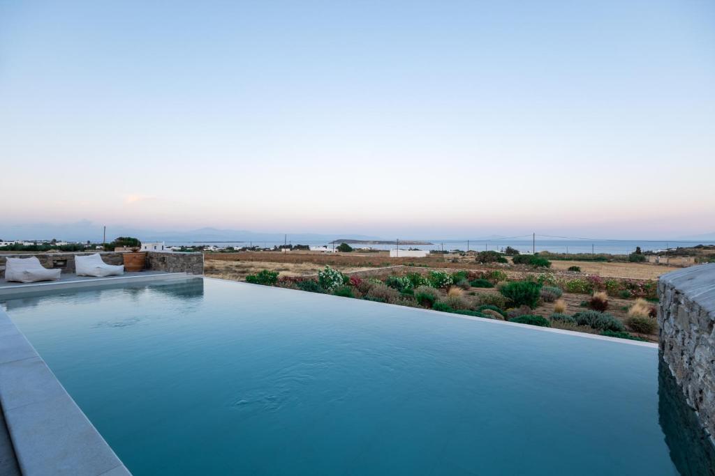 Cycladic Breeze Villas