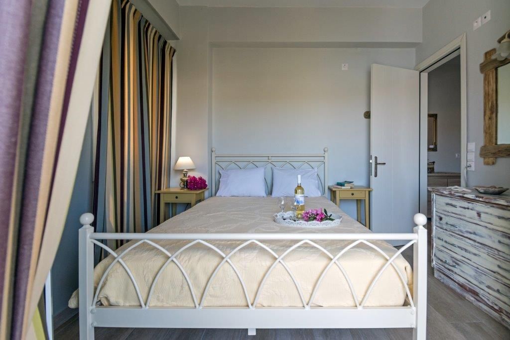 Avlemonas Bay Sea Houses