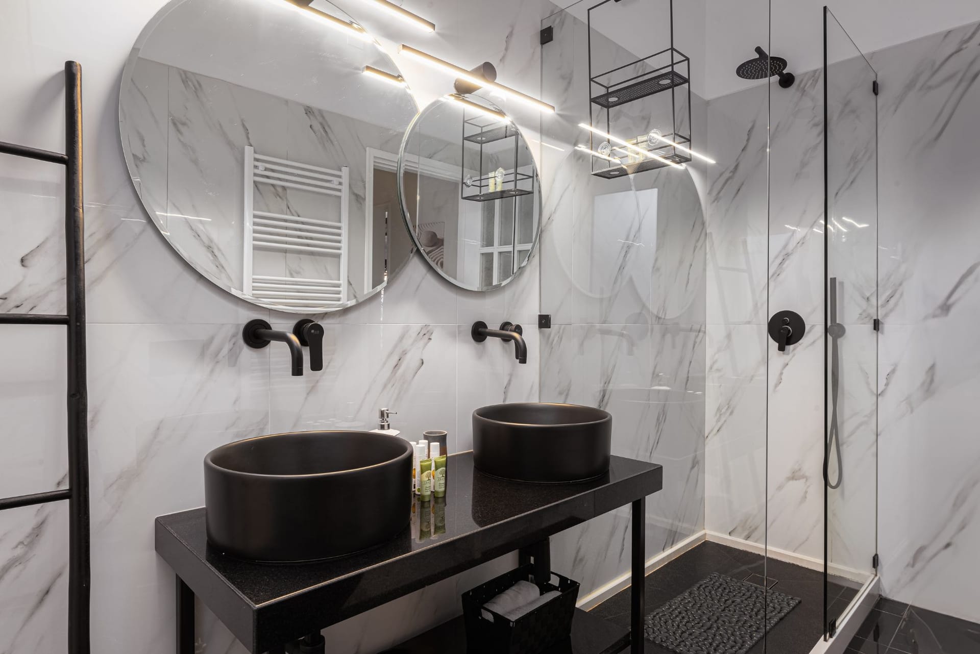 Aniv Villa by The Sea