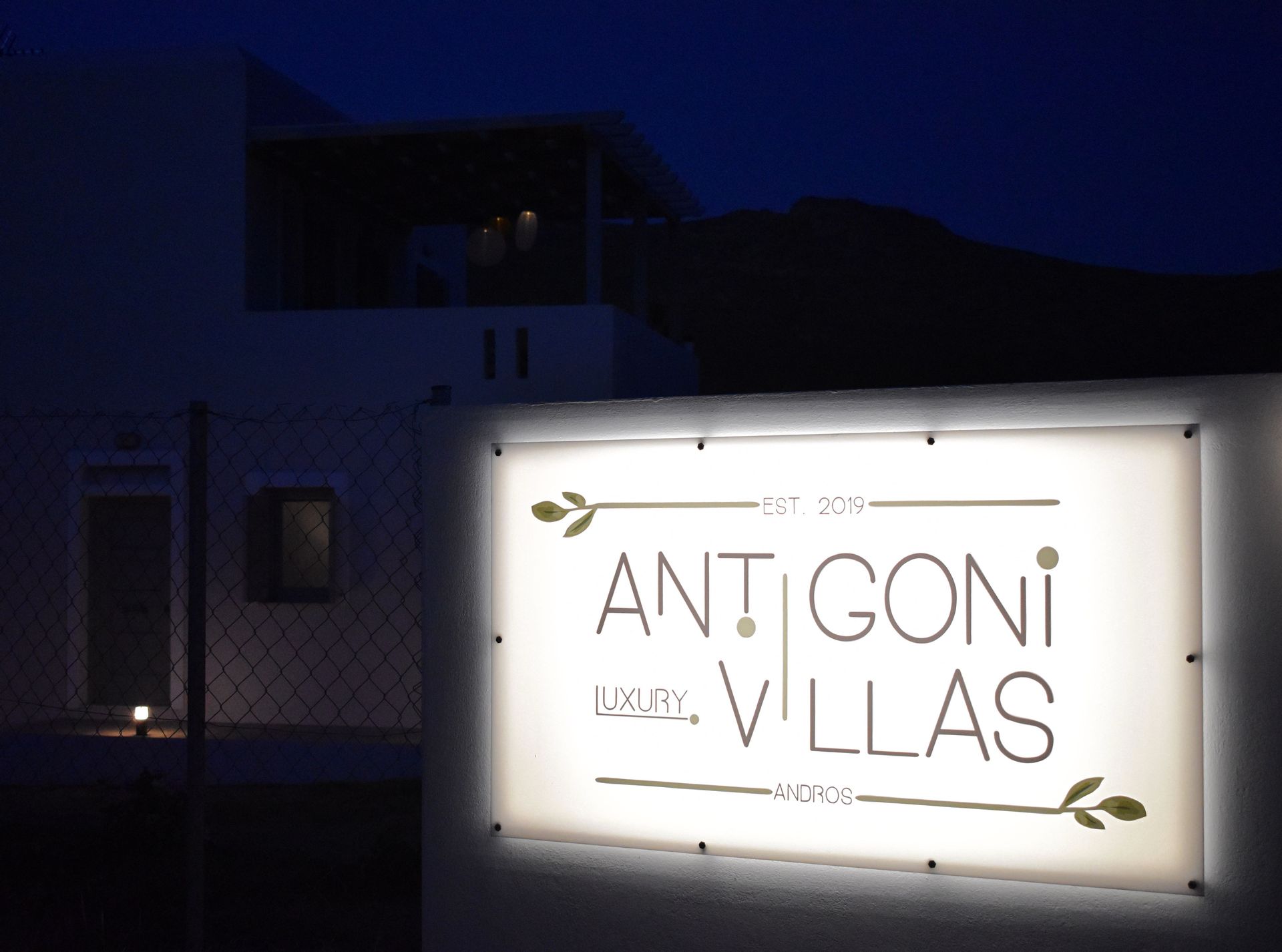 Antigoni Villas