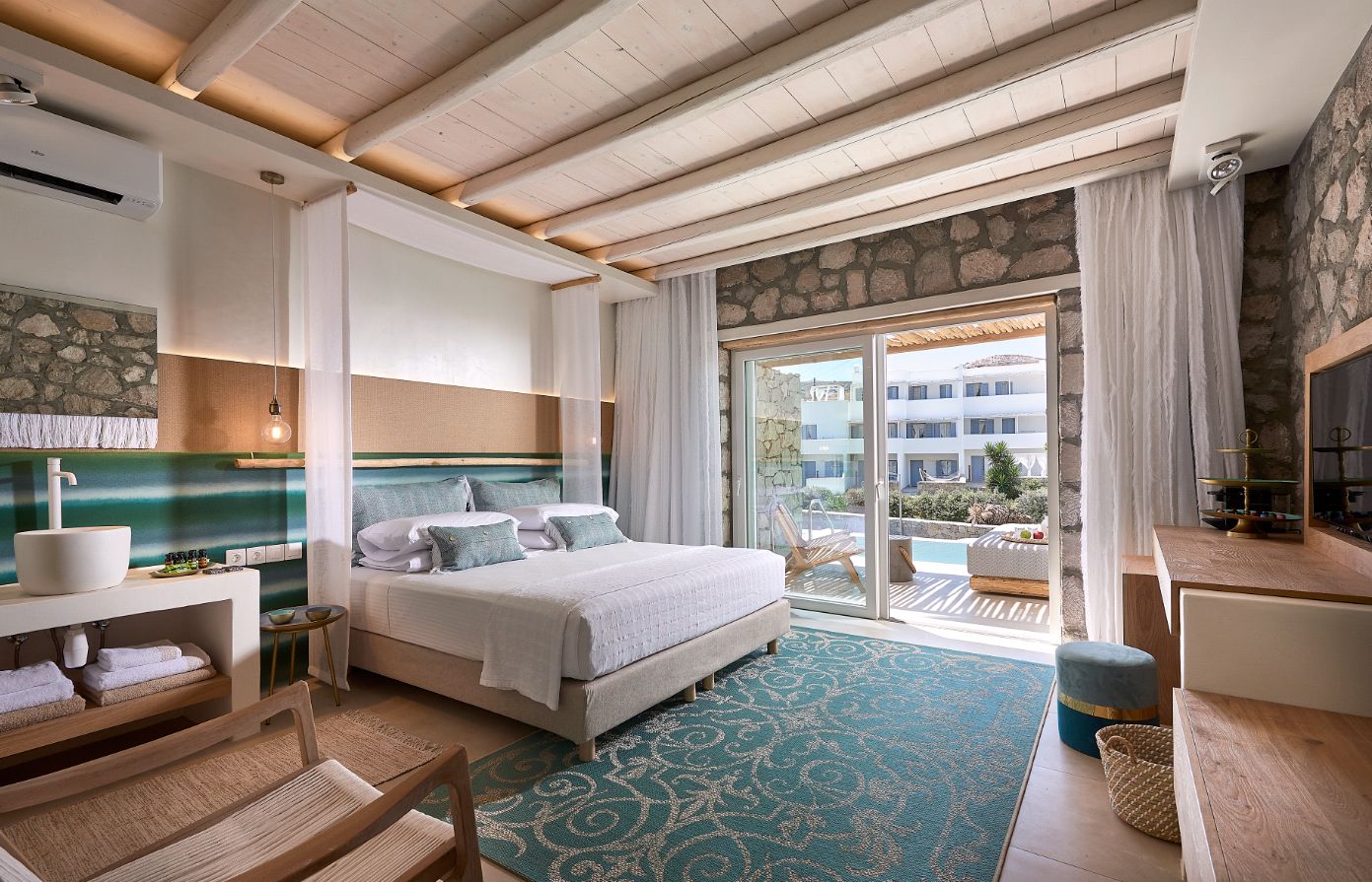 Artemis Seaside Resort