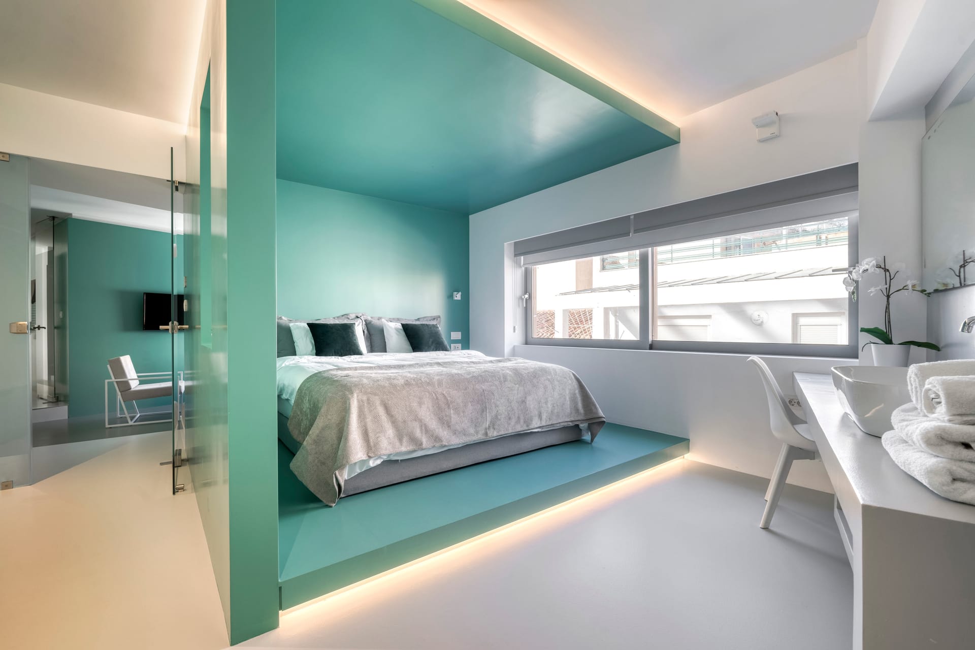 Athens Color Cube Luxury Apartments