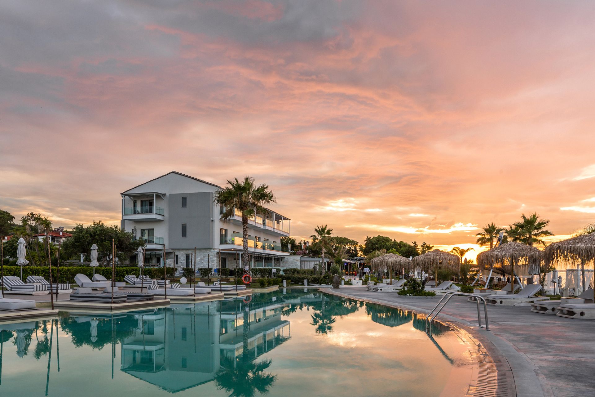 Blue Carpet Luxury Suites Halkidiki