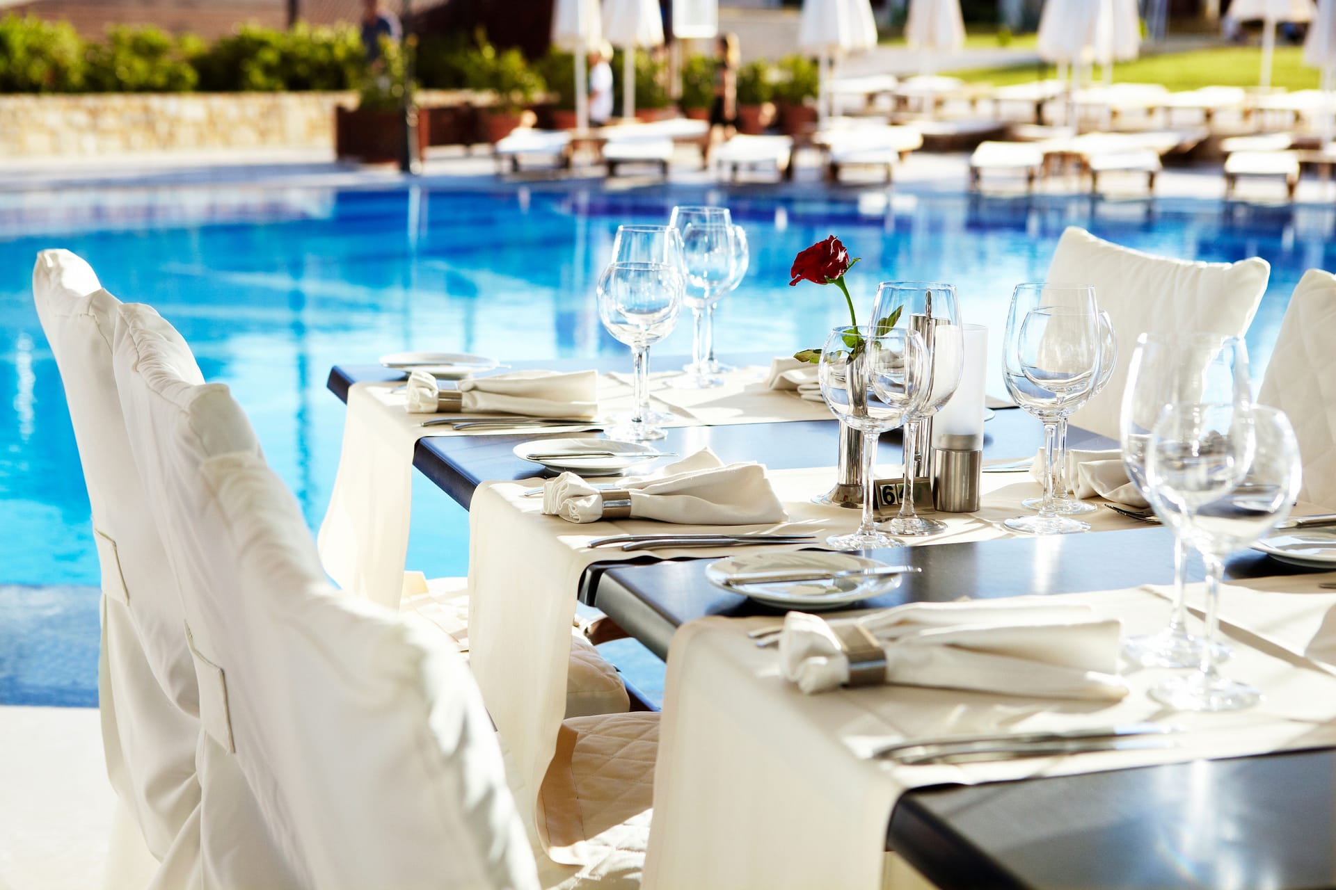 RESTAURANT BY THE POOL