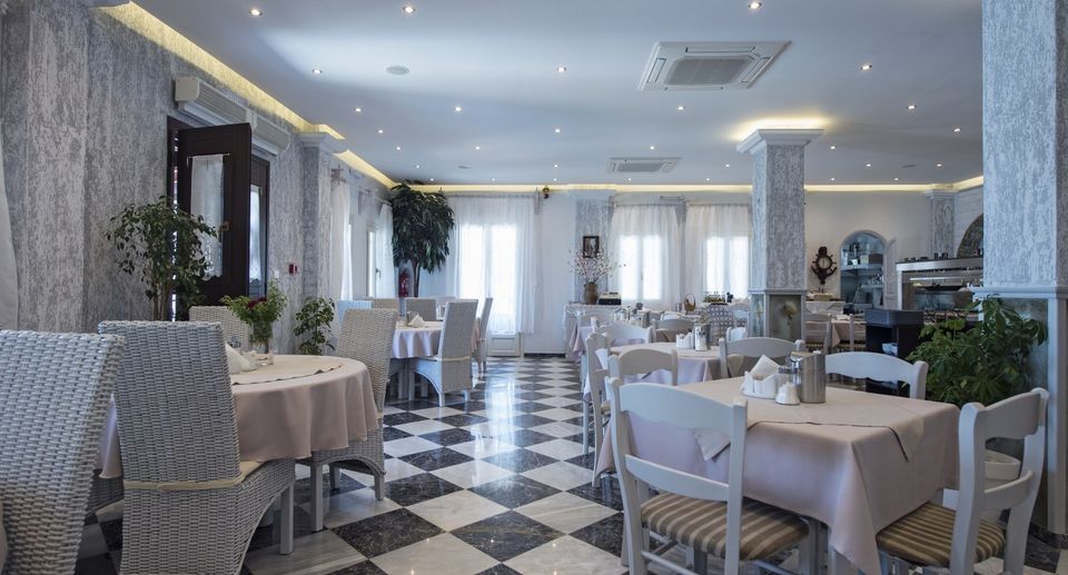 Contaratos Beach Paros