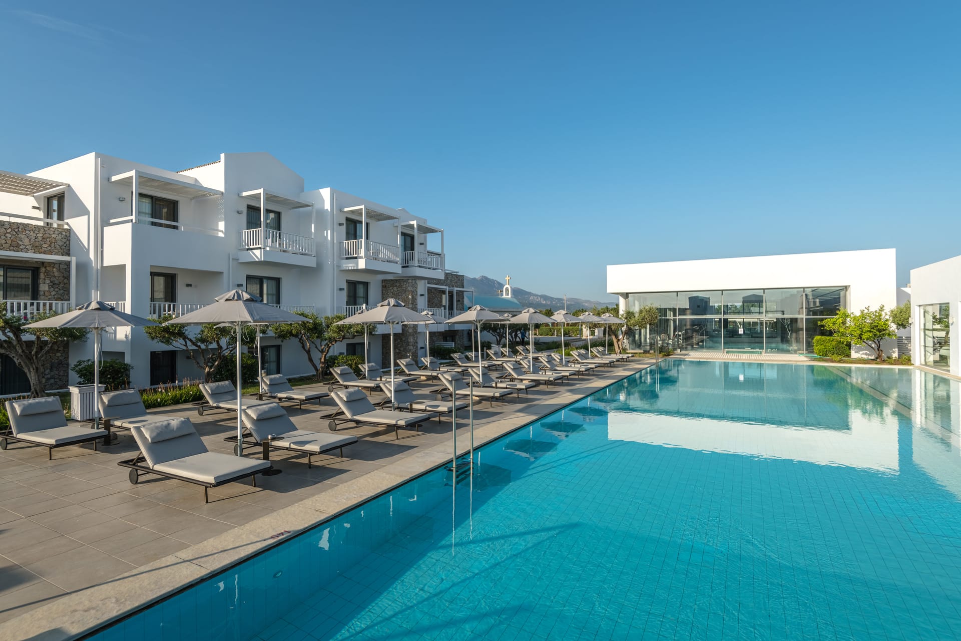 Diamond Deluxe Hotel