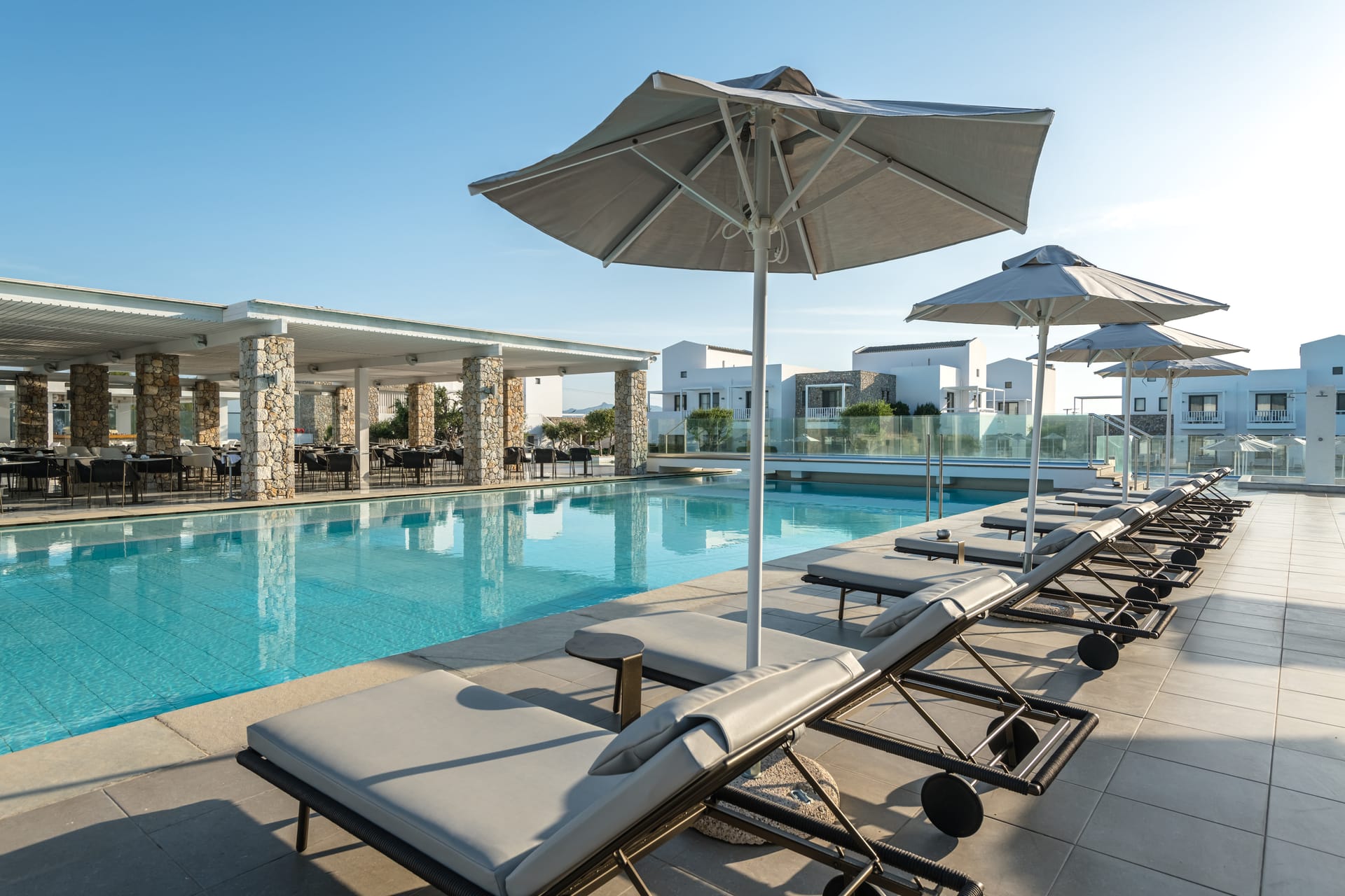 Diamond Deluxe Hotel