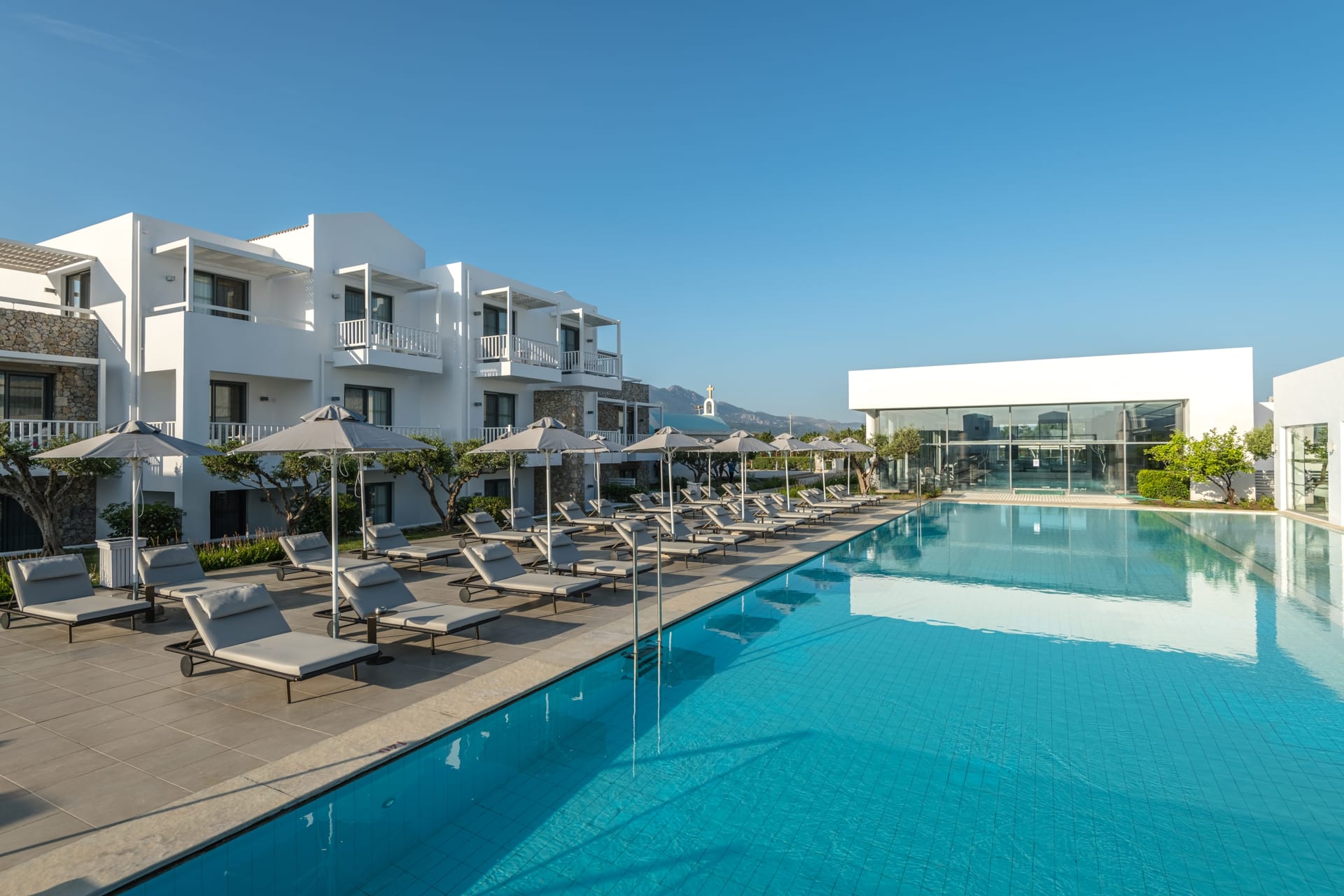 Diamond Deluxe Hotel