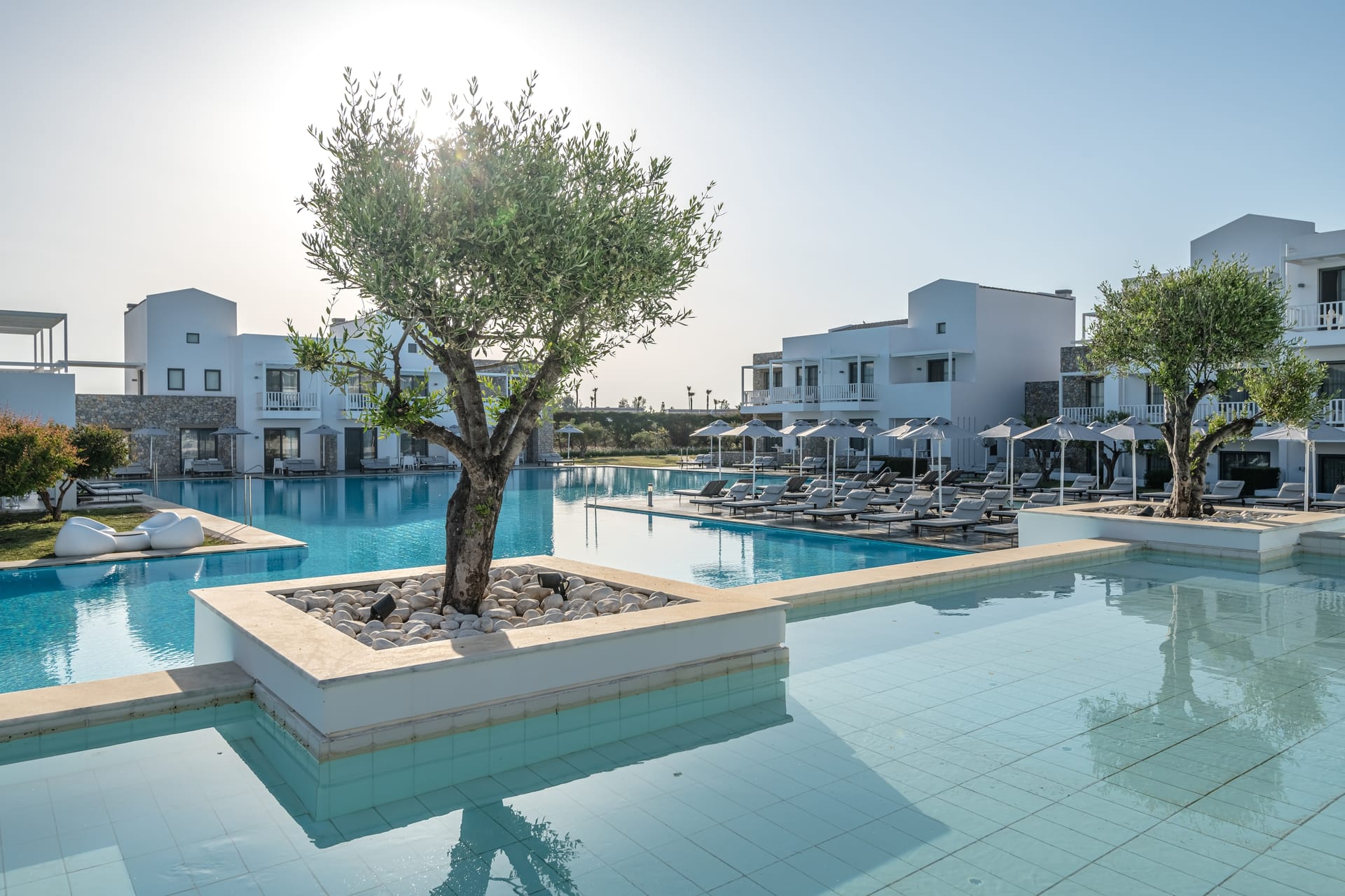 Diamond Deluxe Hotel