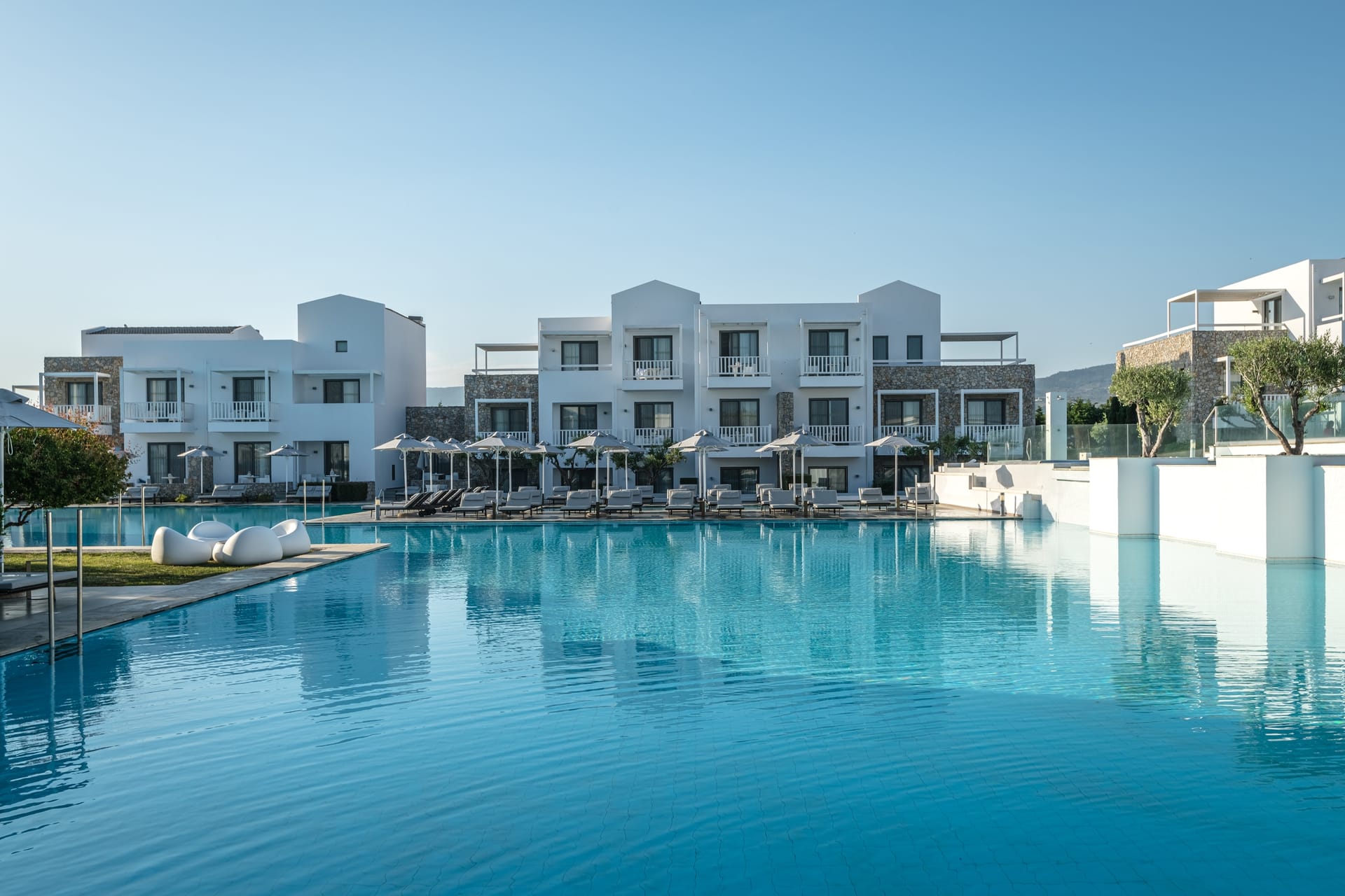 Diamond Deluxe Hotel