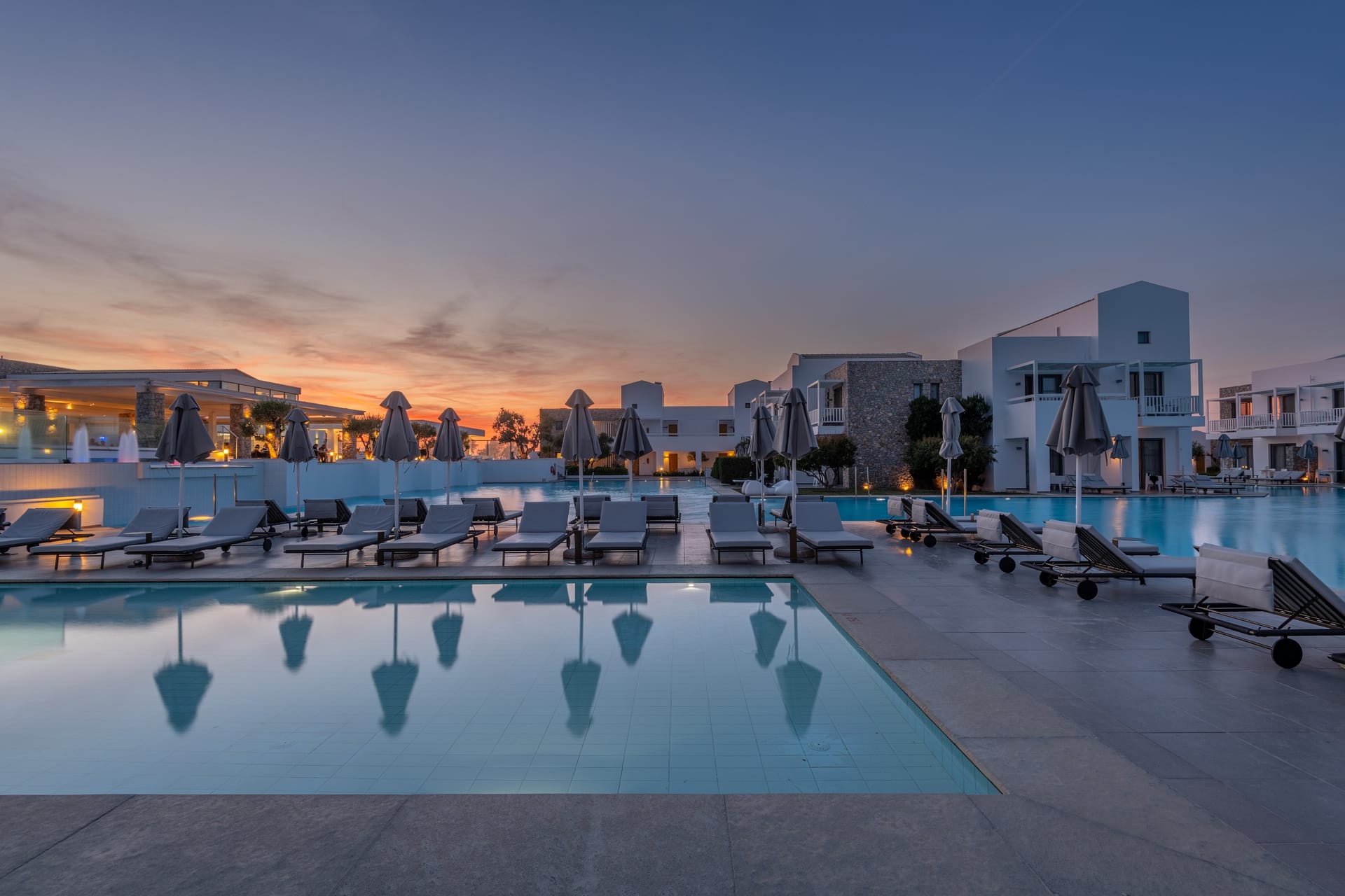 Diamond Deluxe Hotel