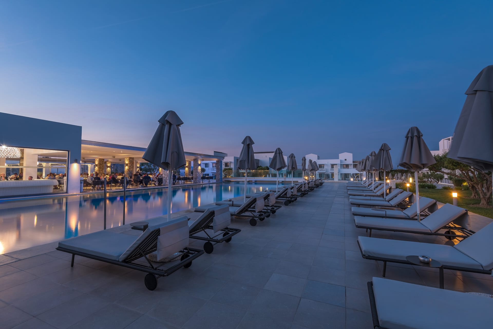 Diamond Deluxe Hotel