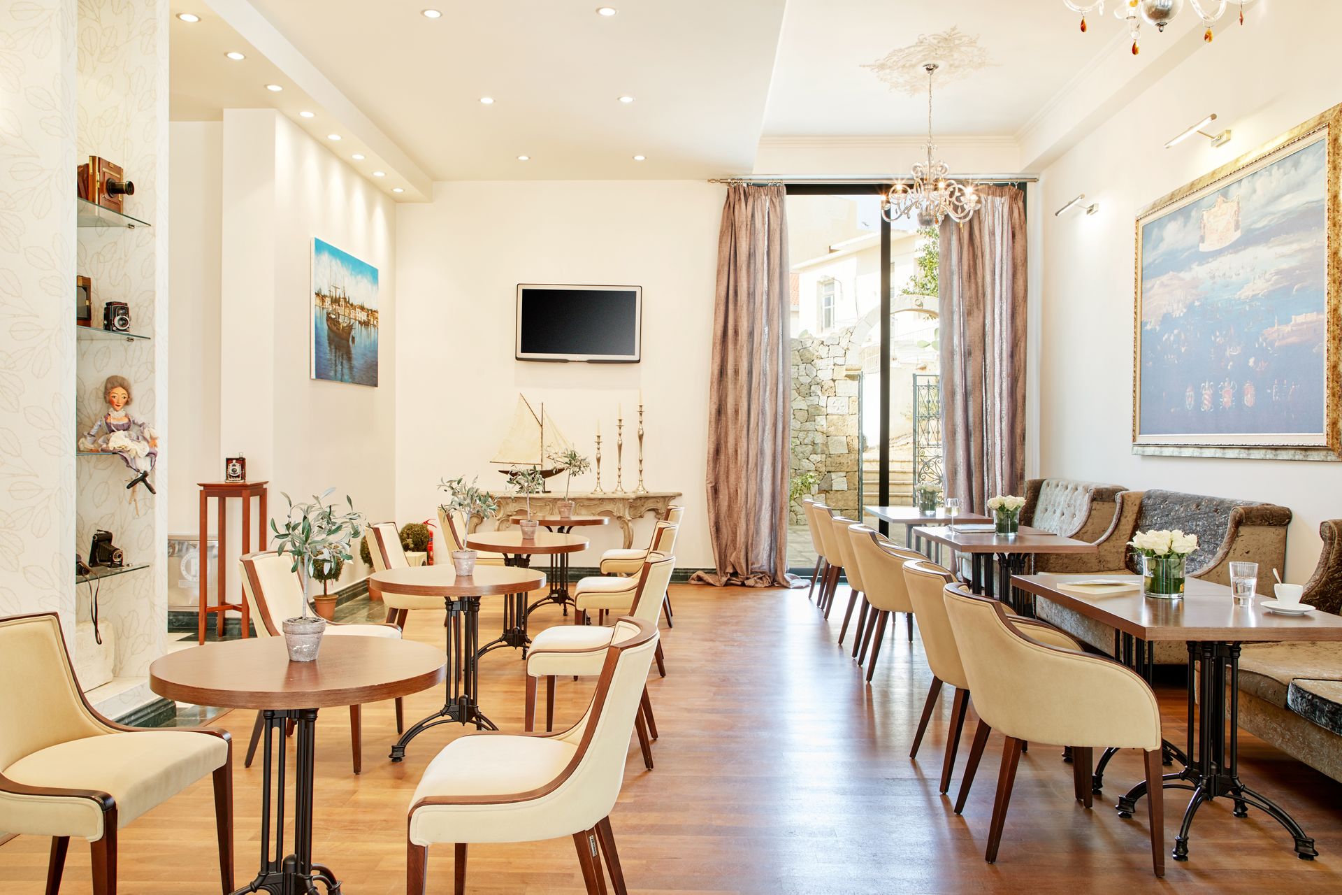 Dioni Boutique Hotel