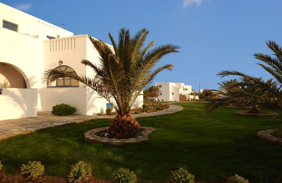 Dolphin Kastraki Studios & Apartments