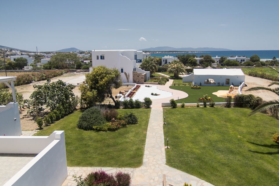 Dolphin Kastraki Studios & Apartments