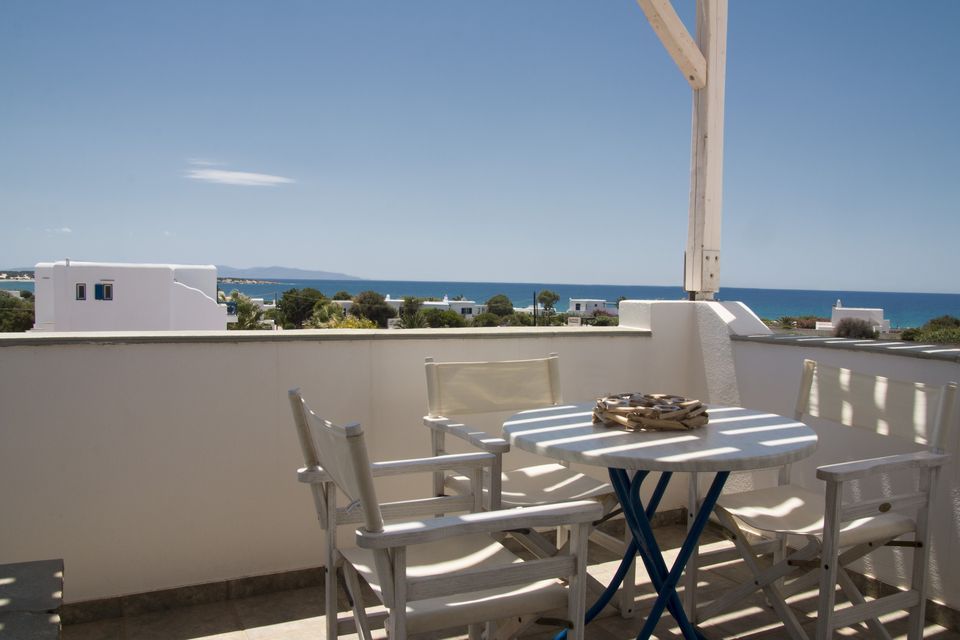 Dolphin Kastraki Studios & Apartments