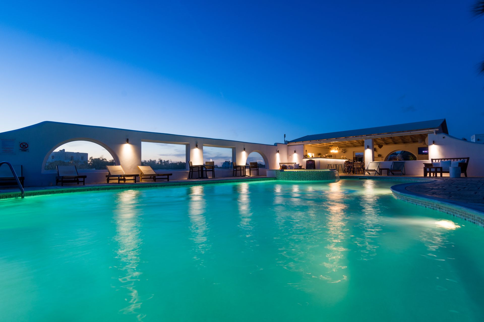 Dolphin Kastraki Studios & Apartments