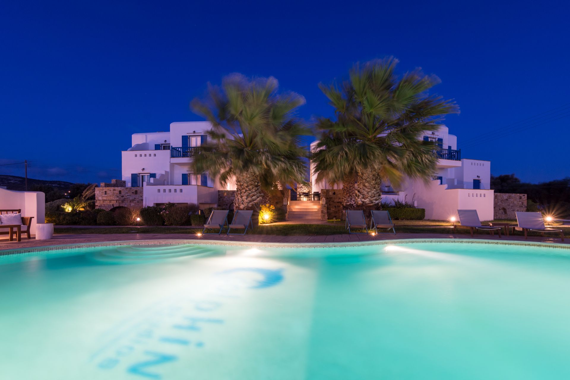 Dolphin Kastraki Studios & Apartments