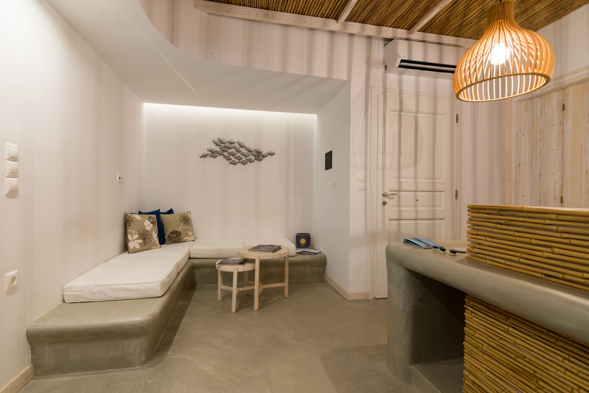 Dolphin Kastraki Studios & Apartments