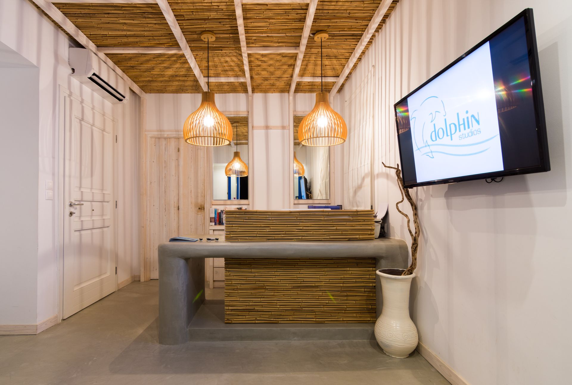 Dolphin Kastraki Studios & Apartments