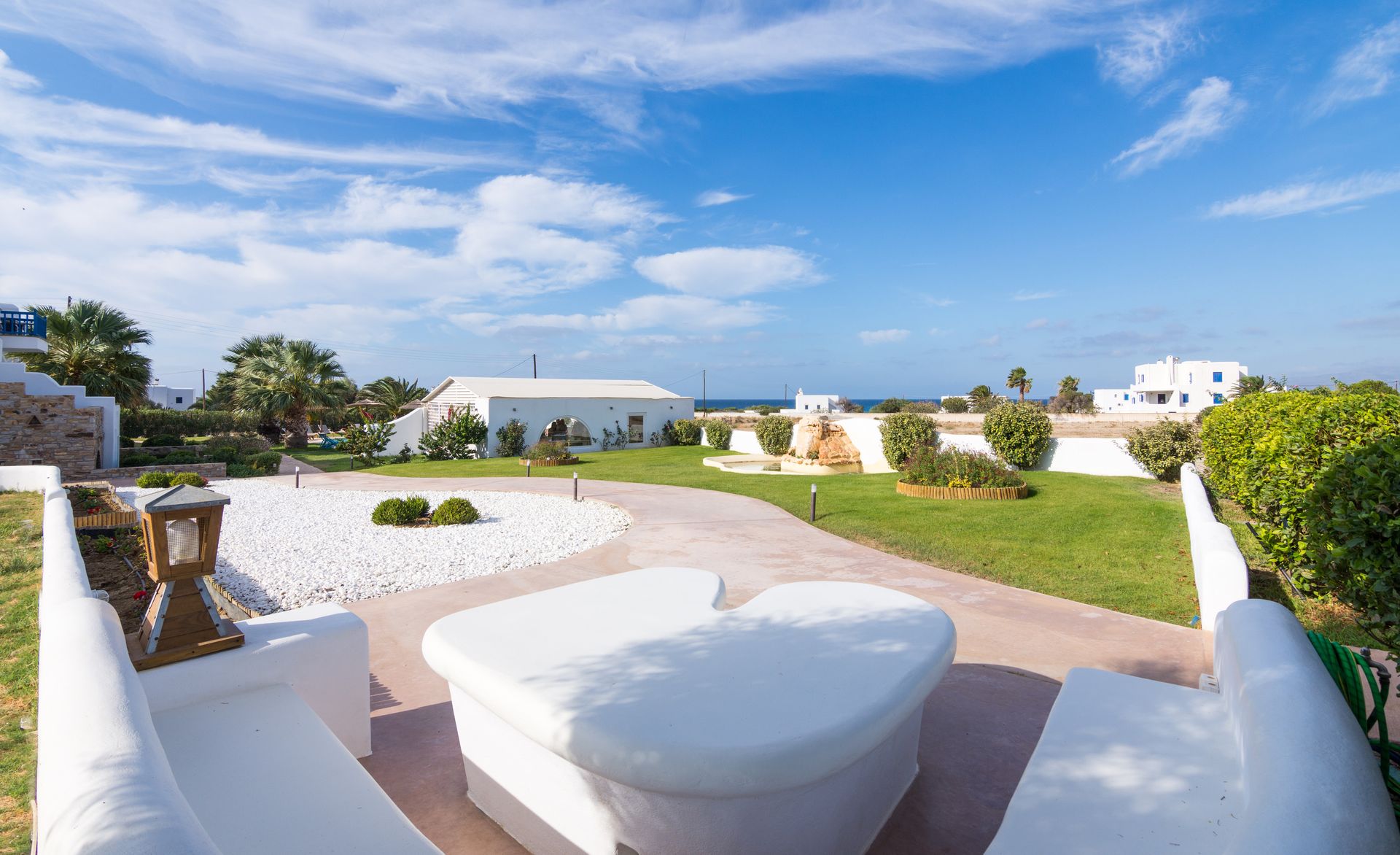 Dolphin Kastraki Studios & Apartments