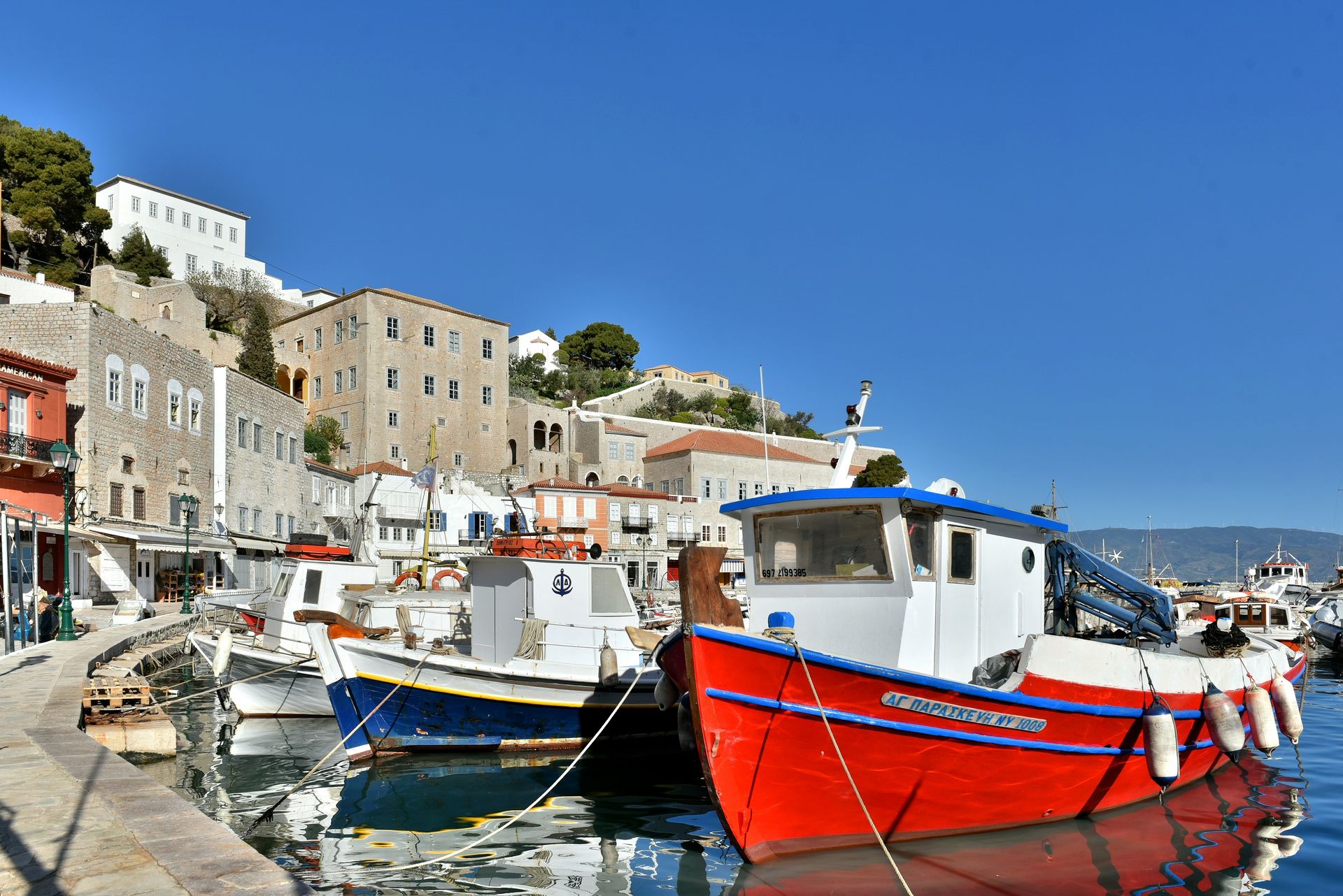 Douskos Port House Hydra