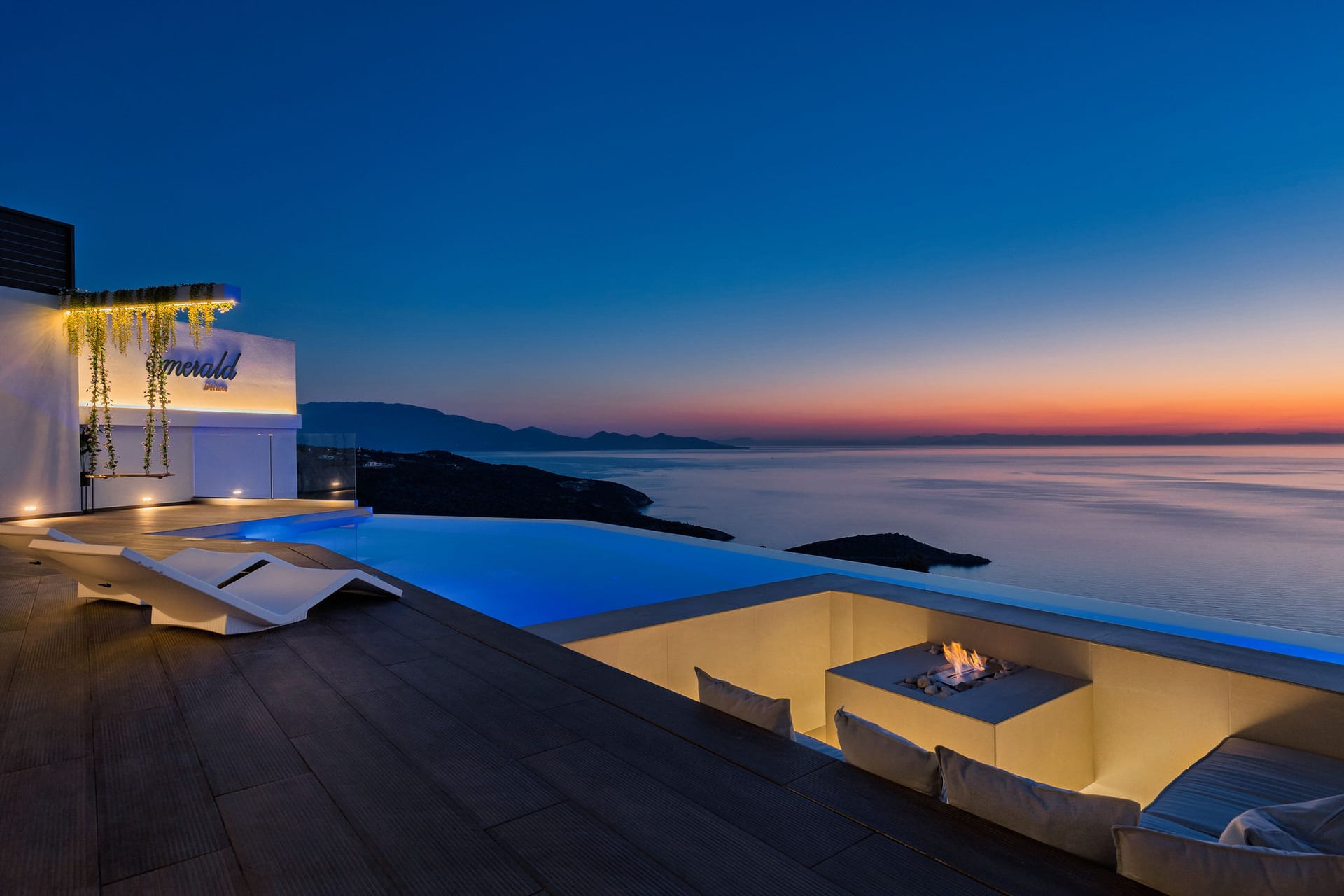 Emerald Villas & Suites