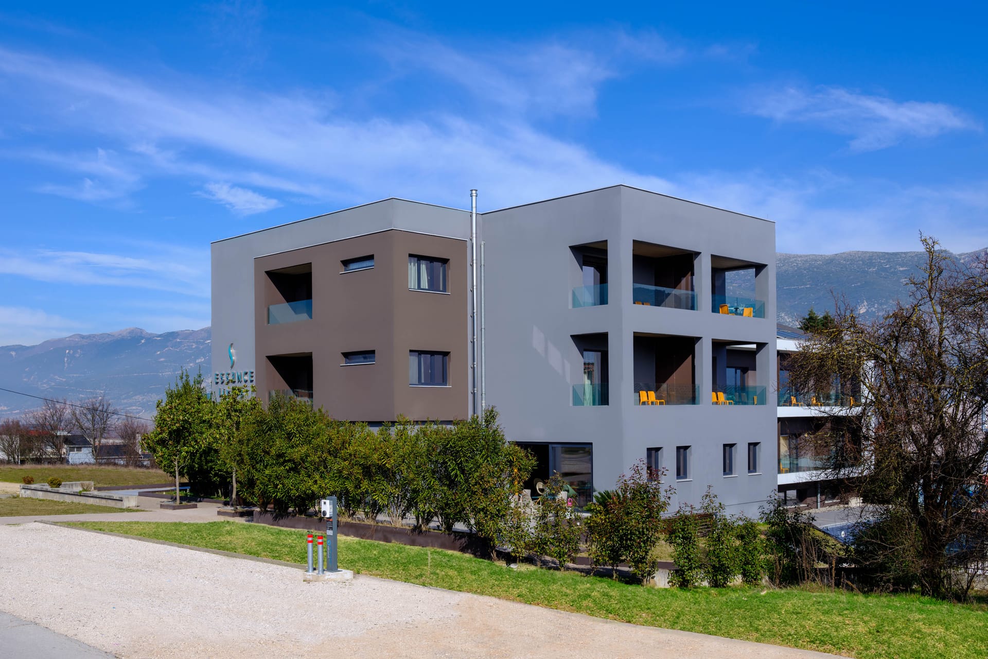 Essence Living Hotel