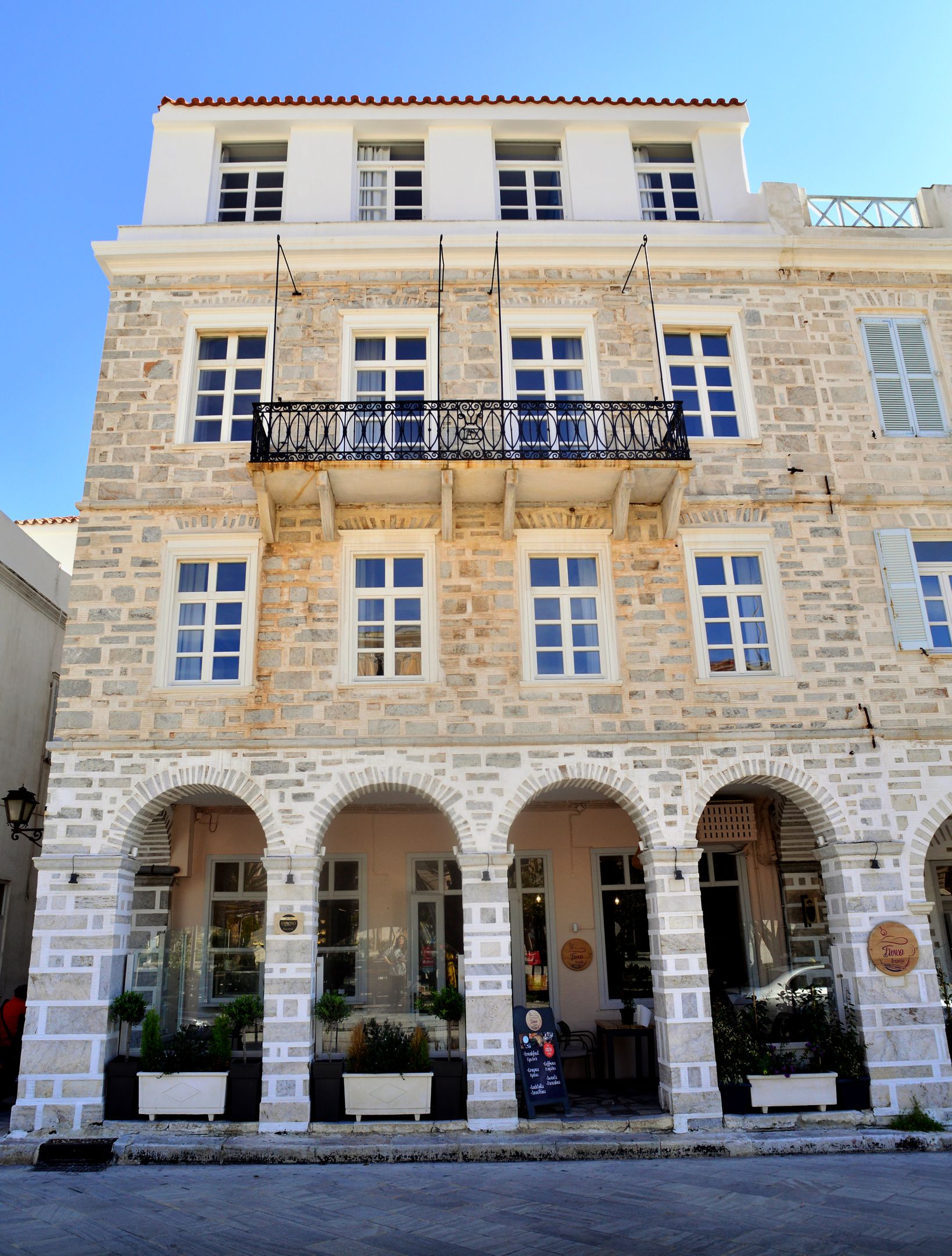 Habit Guesthouse Syros