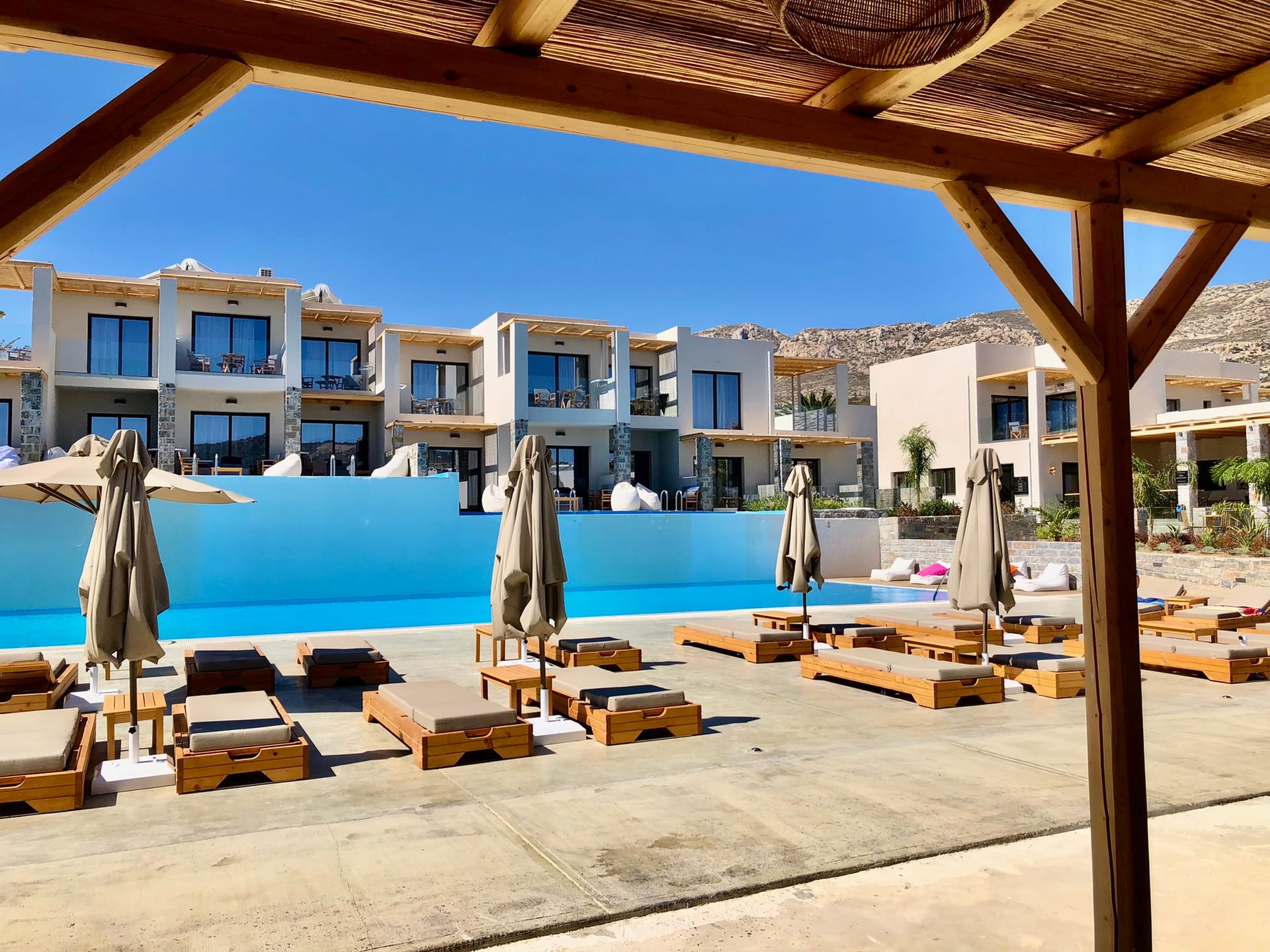 Helios Beach Hotel & Bungalows