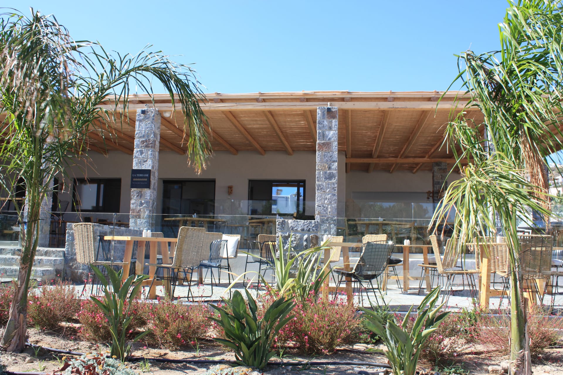 Helios Beach Hotel & Bungalows