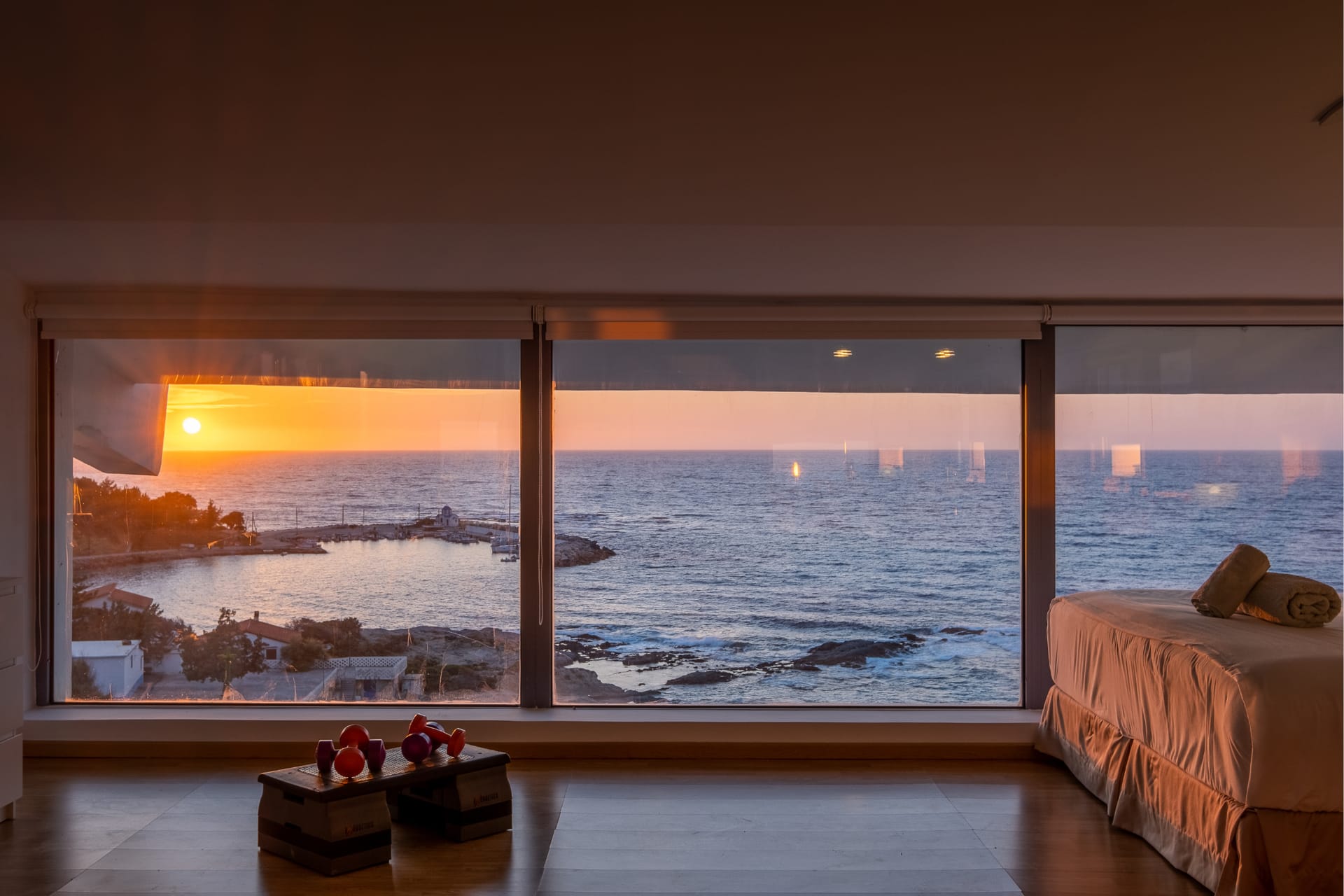 Icarus Luxury Beachfront Villa