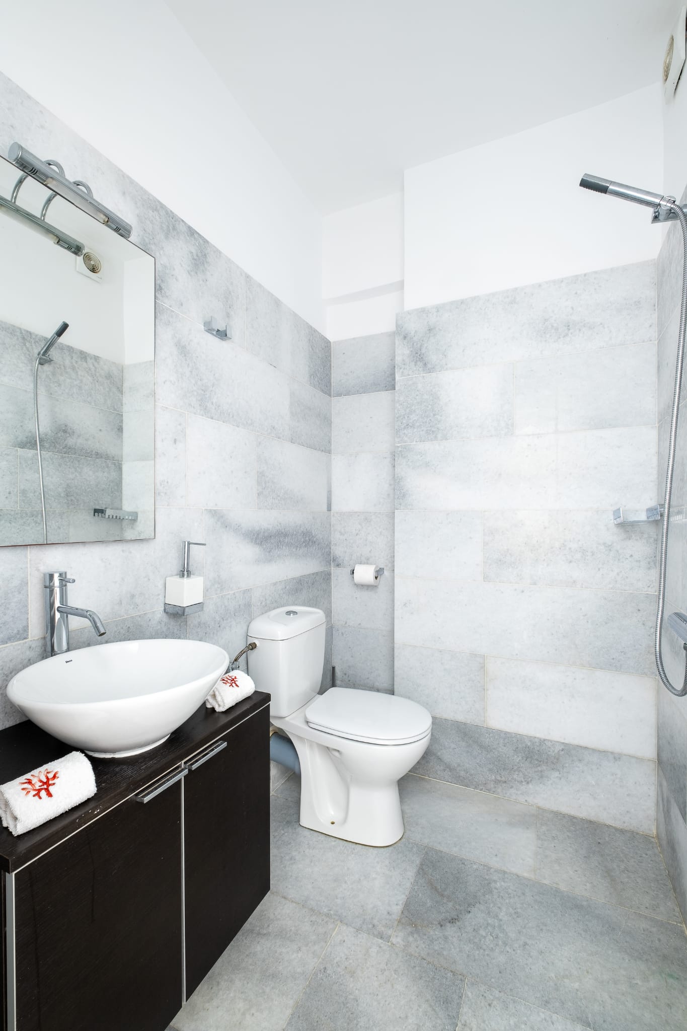 Icarus Luxury Beachfront Villa